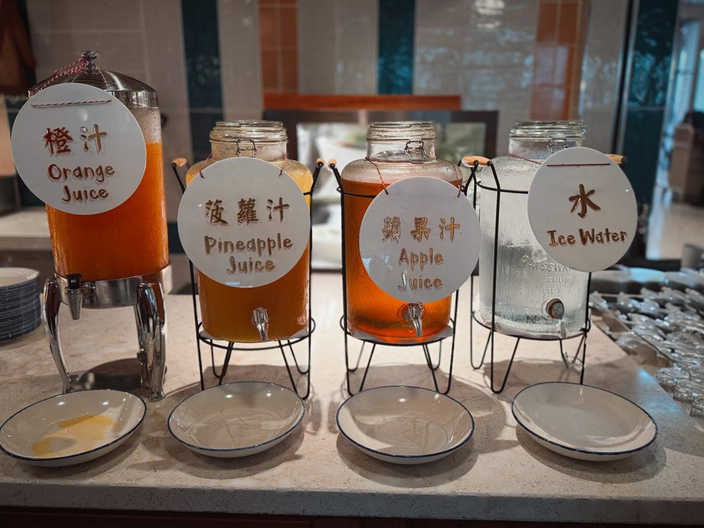 フォーポイントバイシェラトン香港東涌 Tung Chung Kitchenの朝食ジュース