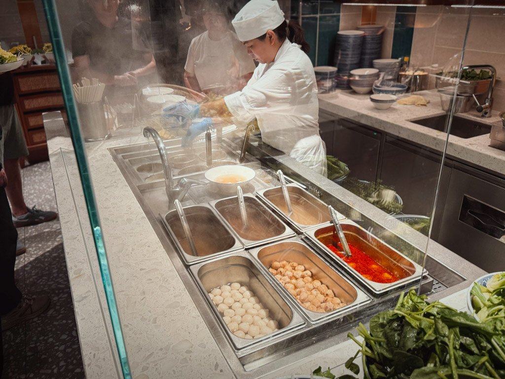 フォーポイントバイシェラトン香港東涌 Tung Chung Kitchenのライブヌードルステーション