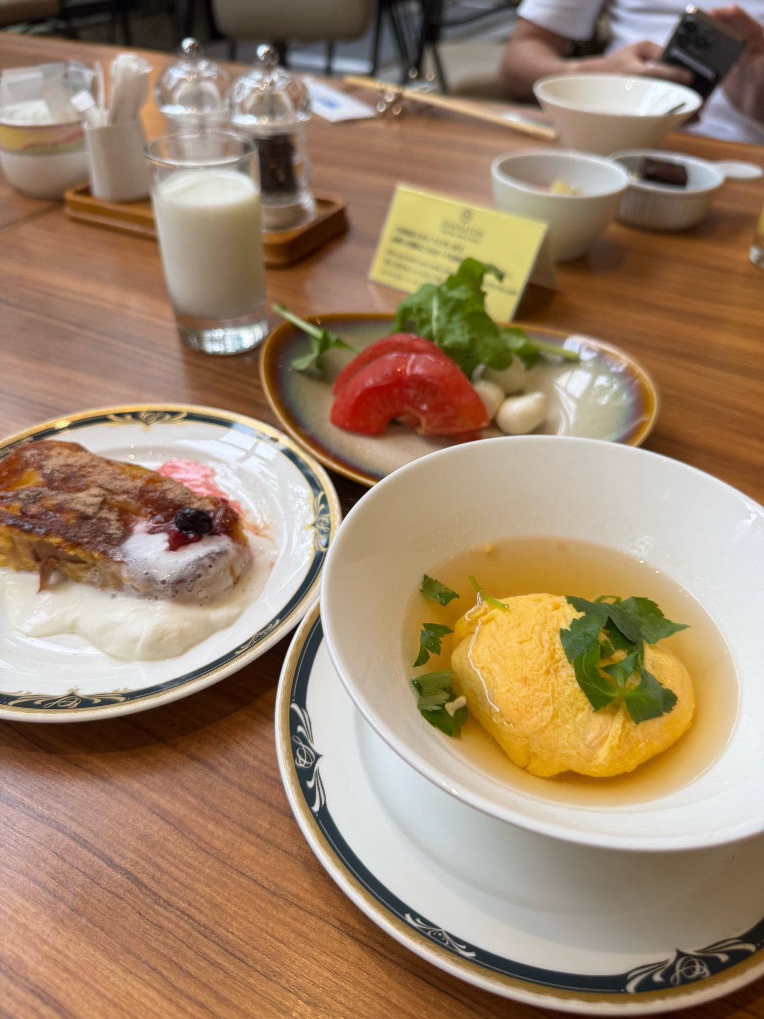 明石焼きのオムレツとフレンチトーストがおすすめです☺️ 