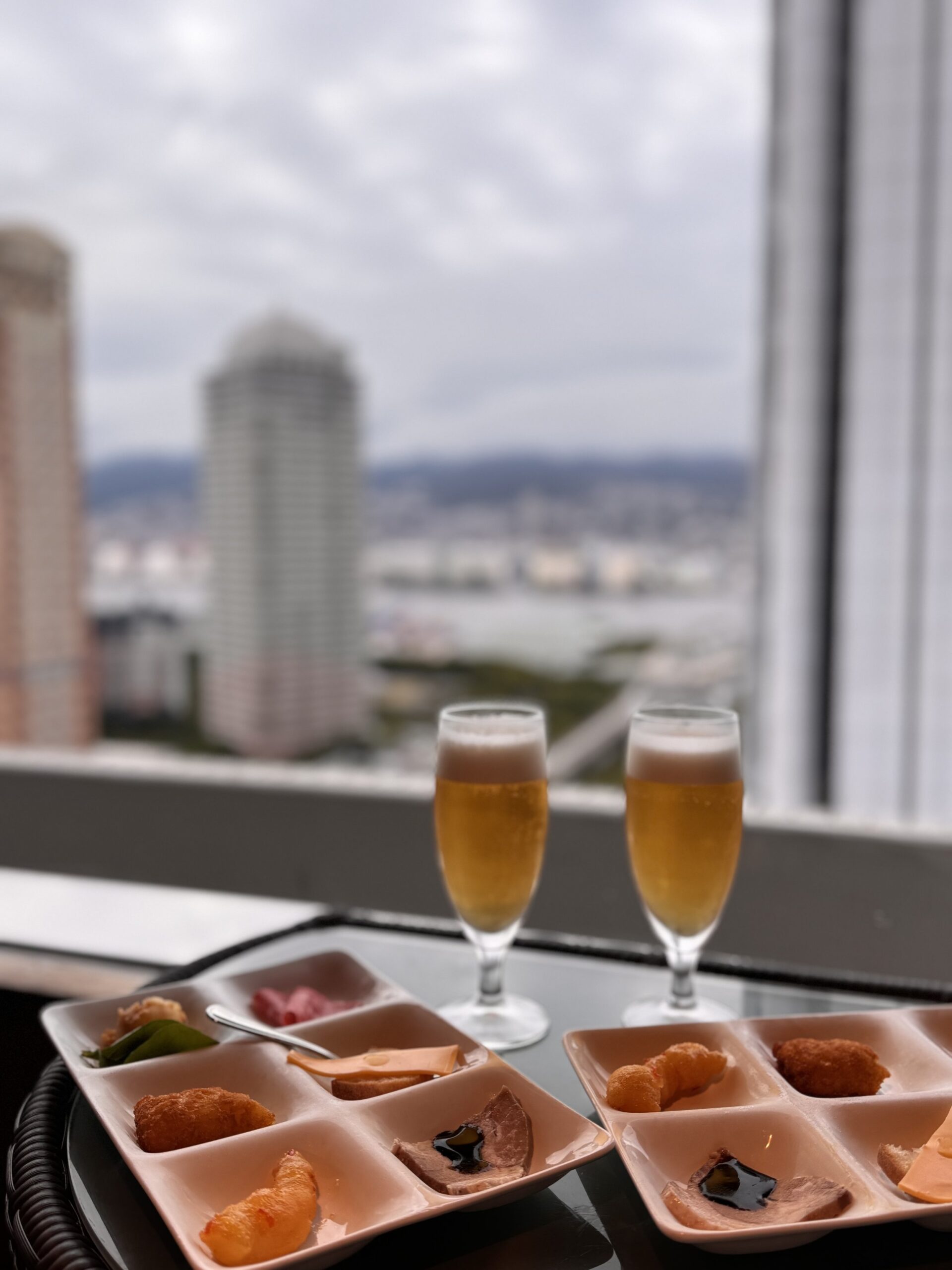  カクテルタイムでは1時間制なのは残念ですが、オードブルやアルコールが飲み放題になります。満足度はかなり高いです☺️ 