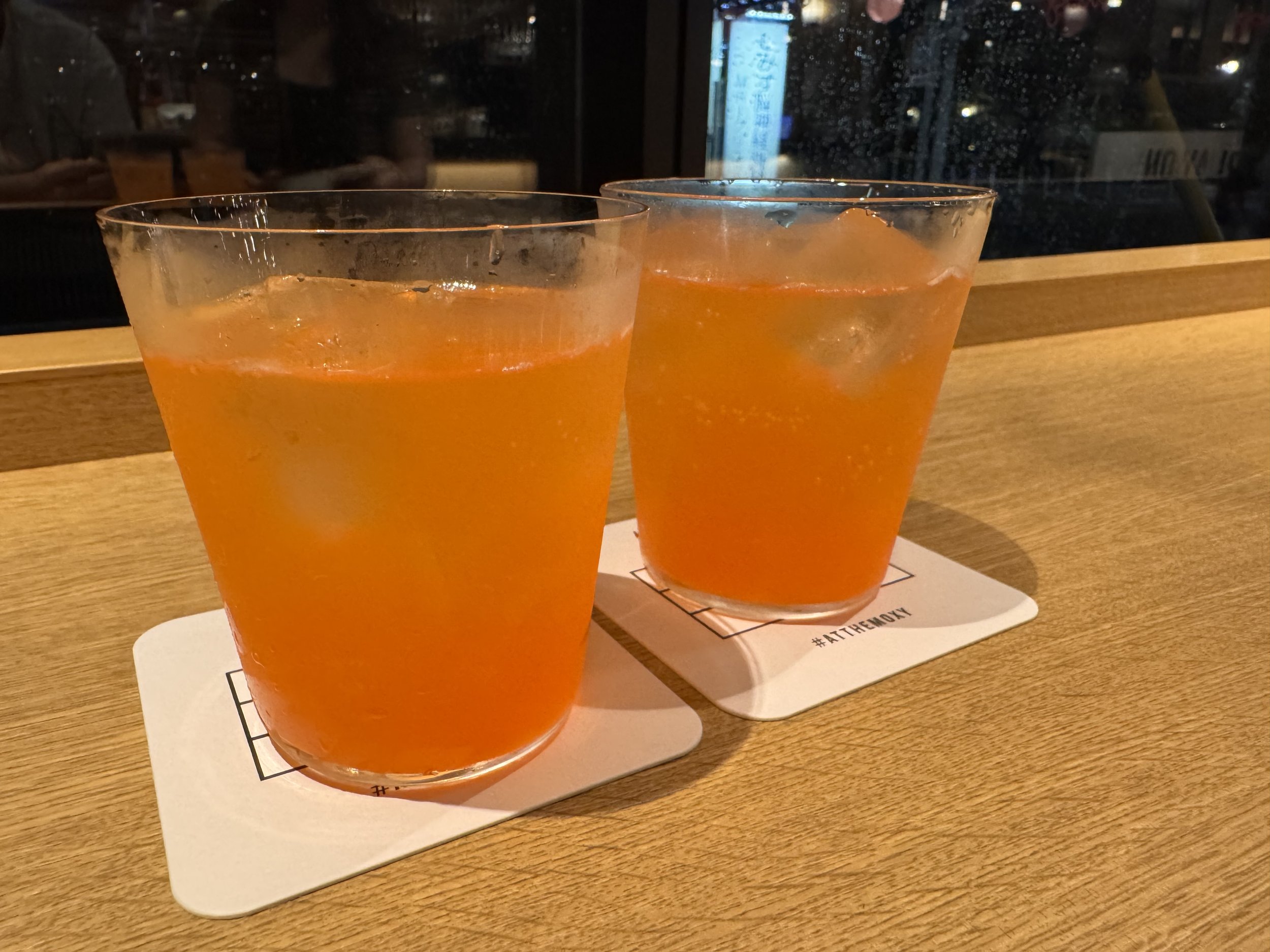  シドニーで飲んだのとは、ちょっと色がオレンジっぽいのでモクシーで統一はされていないのかな？モクシーのサンプルがまだ少ないので日本でももっと訪れようと思います。 