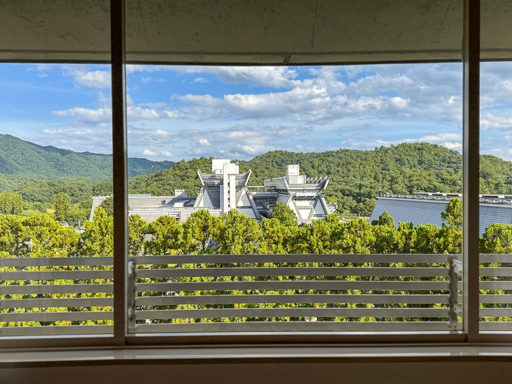  目の前の景色はアベンジャーズの基地みたいでした😂 