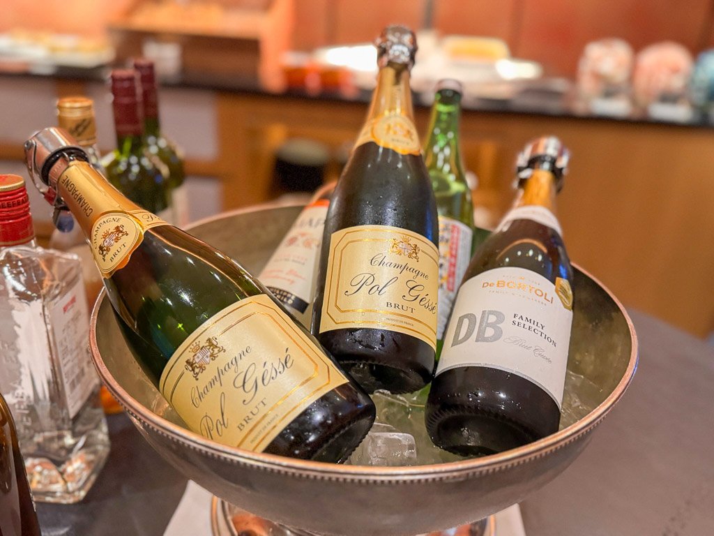  シャンパンも飲み放題🍾 