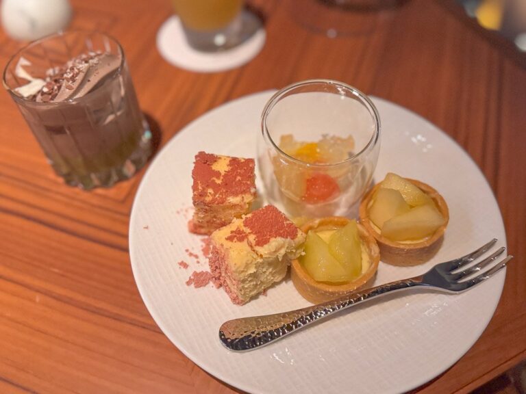 THE-MOMENT GRILL & DININGのデザートプレート