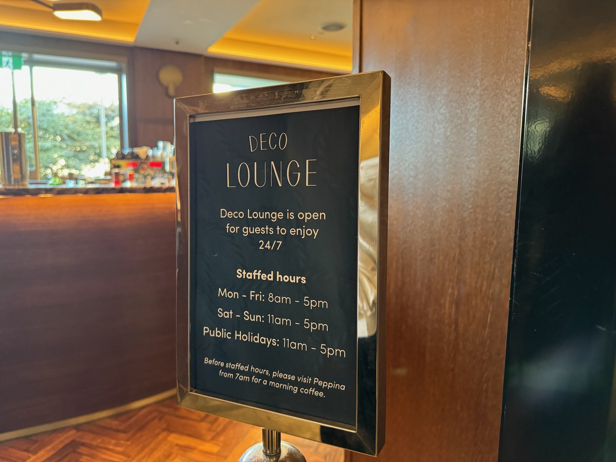 ザ・タスマン ホバート Deco Loungeの案内サイン