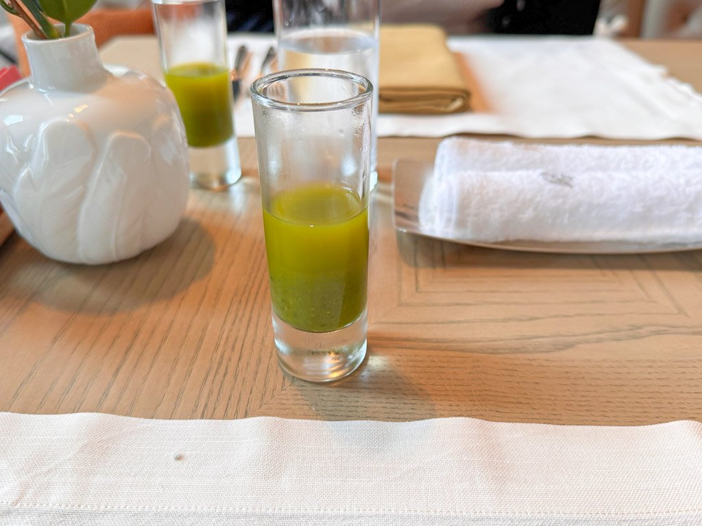 セントレジス大阪LA VEDUTA朝食のグリーンジュース