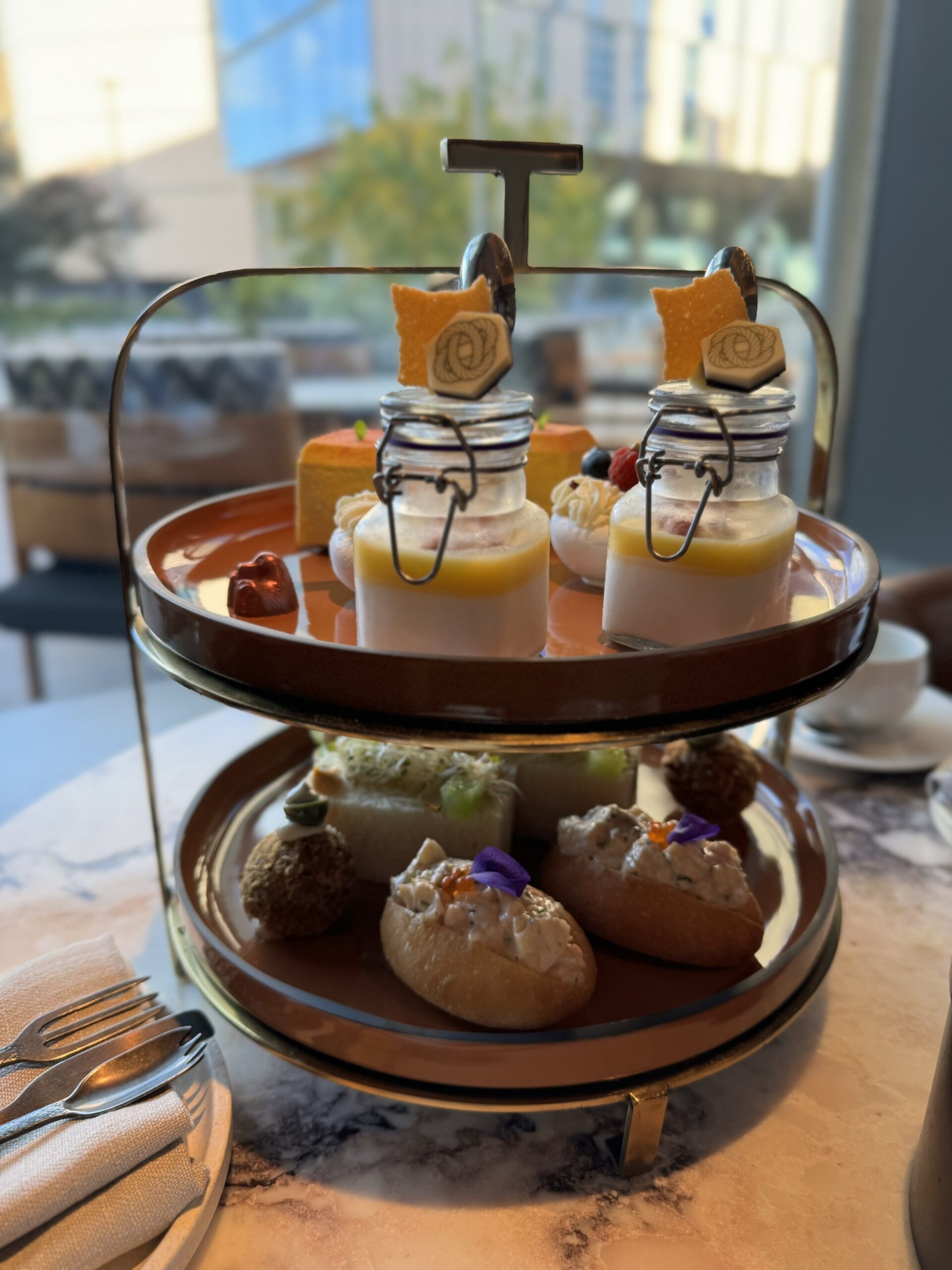 ザ・タスマン ホバート Deco Loungeのハイティースタンド
