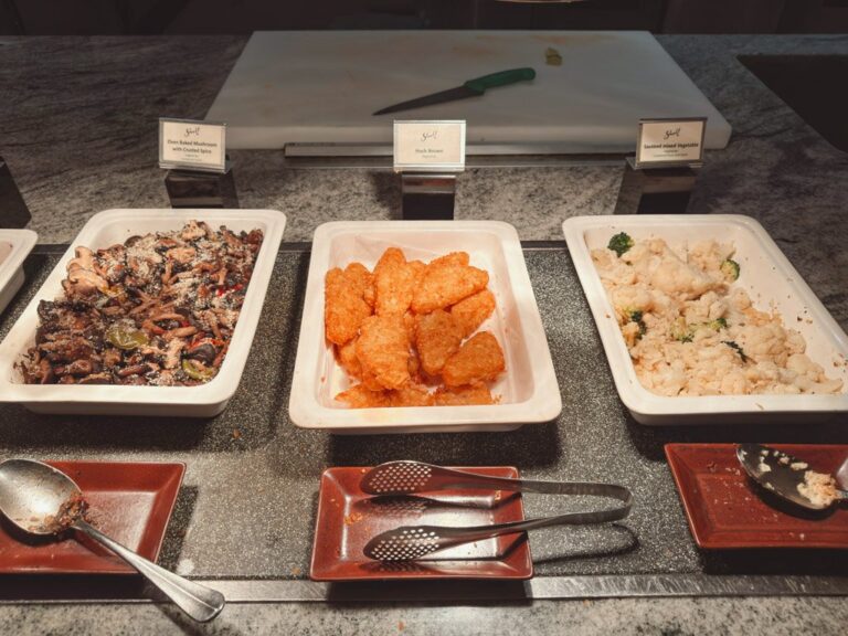 JWマリオット・クアラルンプール朝食ビュッフェの揚げ物と副菜