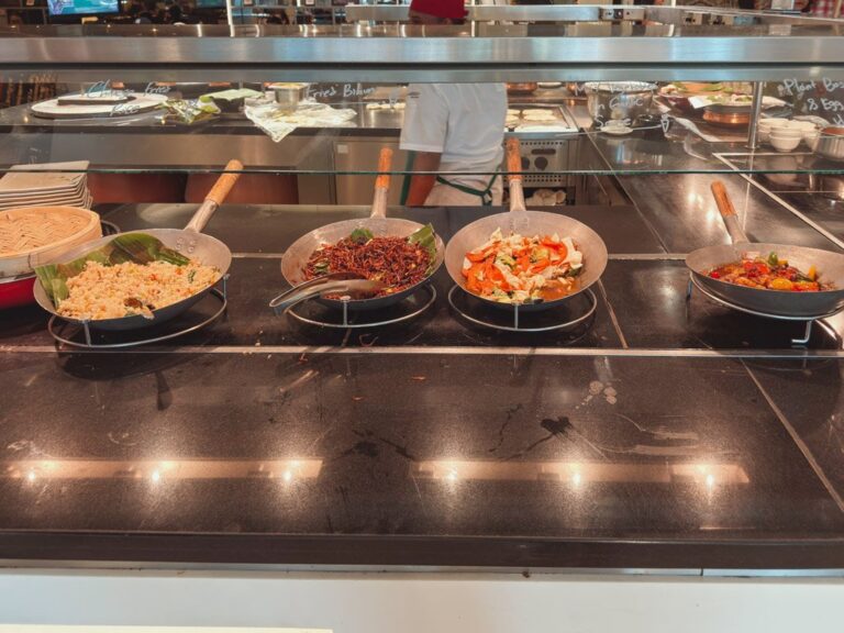 ルメリディアン・クアラルンプール朝食ビュッフェのアジア料理
