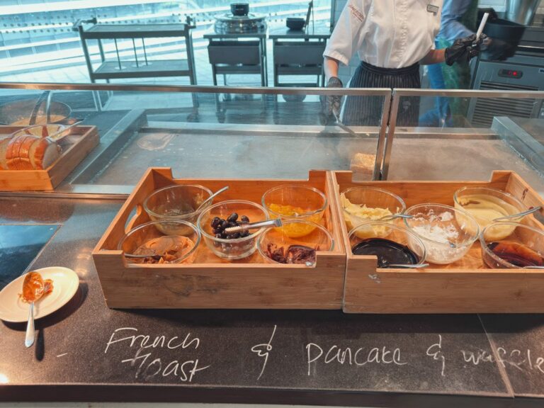 ルメリディアン・クアラルンプール朝食ビュッフェのパンケーキとワッフル