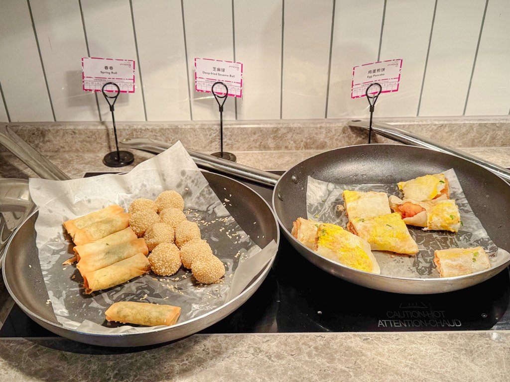 モクシー蘇州シティセンター朝食ビュッフェの点心と揚げ物