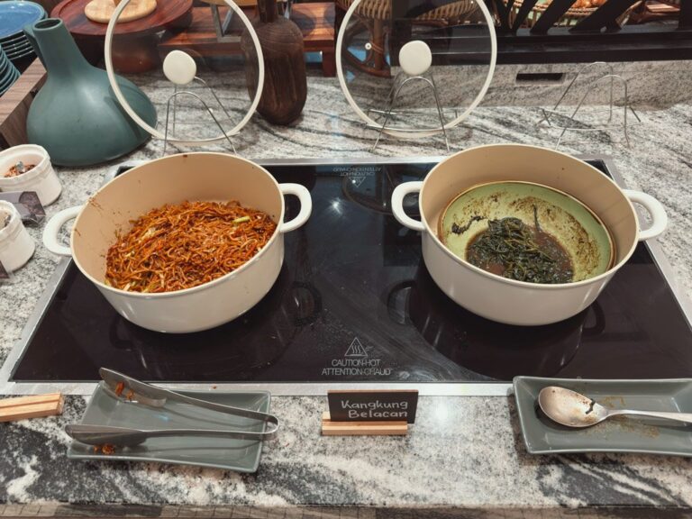パームガーデンホテル朝食ビュッフェの麺料理