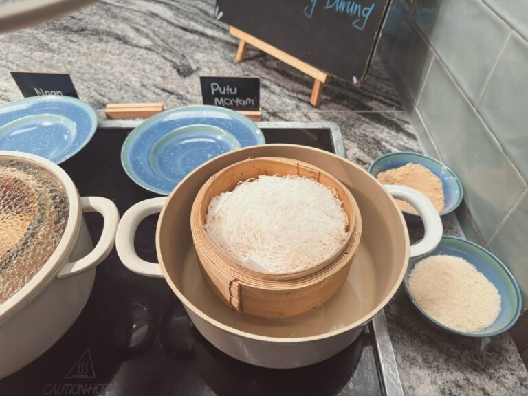 パームガーデンホテル朝食ビュッフェの白米とお粥