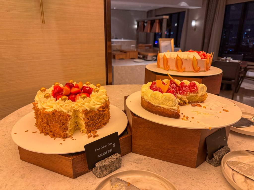 ザ・ポートマン・リッツ・カールトン上海クラブラウンジのケーキ