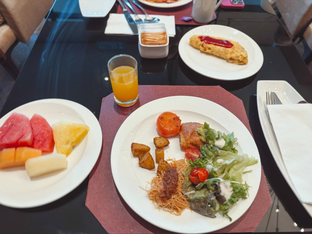 ホテル・ストライプス・クアラルンプール朝食のプレート