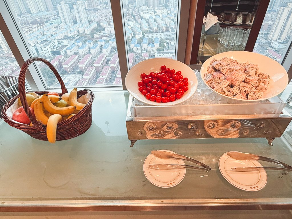 ホンタホテル上海エグゼクティブラウンジのフルーツと軽食