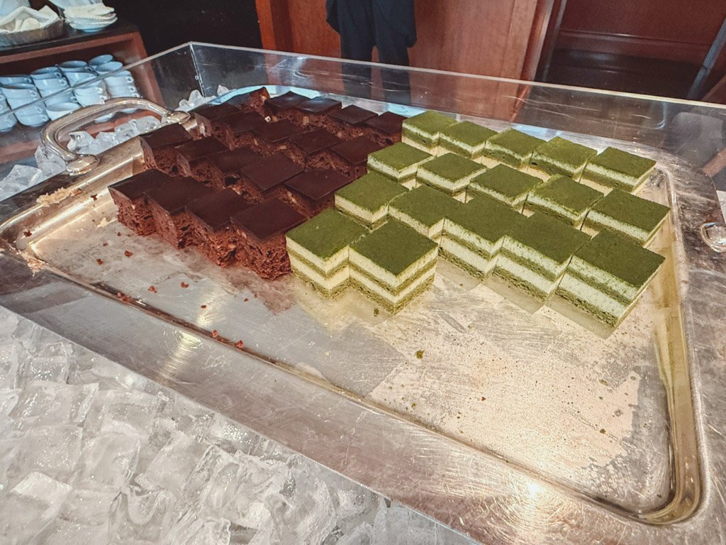 ホンタホテル上海エグゼクティブラウンジのケーキ