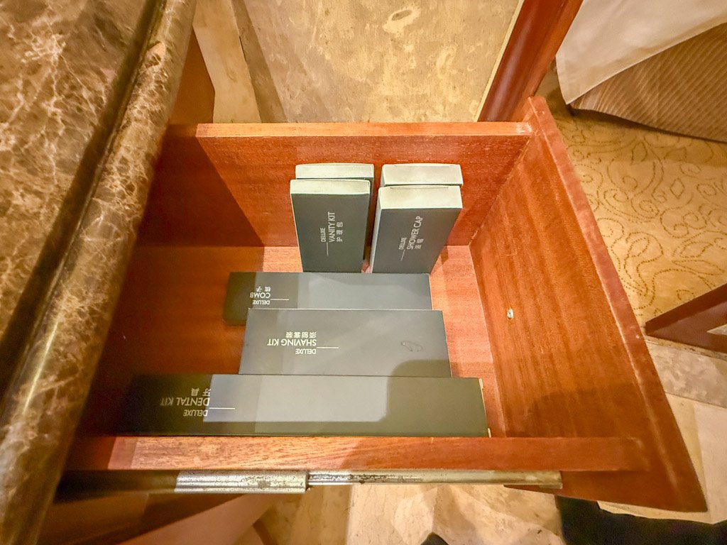 ホンタホテル上海客室のアメニティボックス