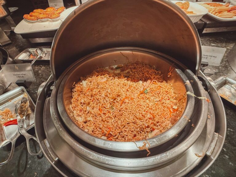 ホンタホテル上海朝食ビュッフェの焼きそば