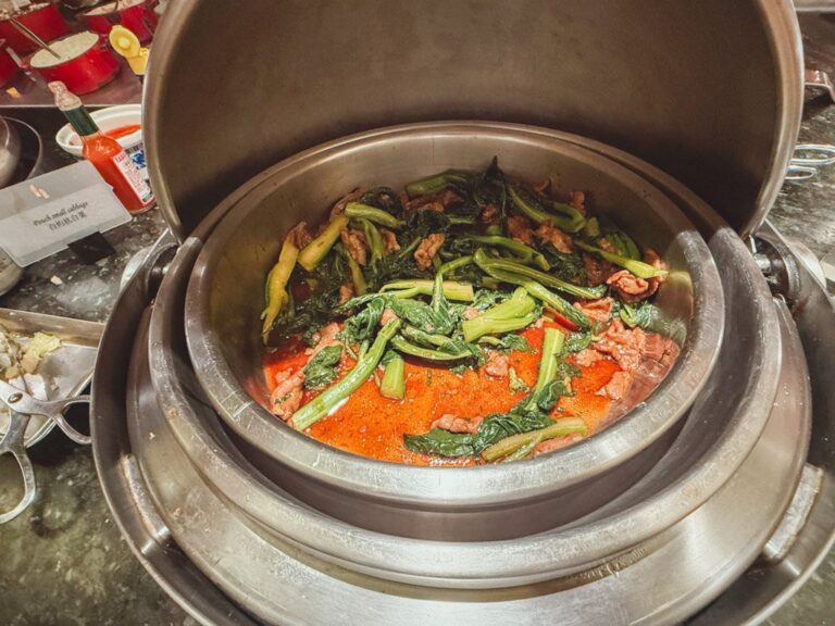 ホンタホテル上海朝食ビュッフェの野菜カレー