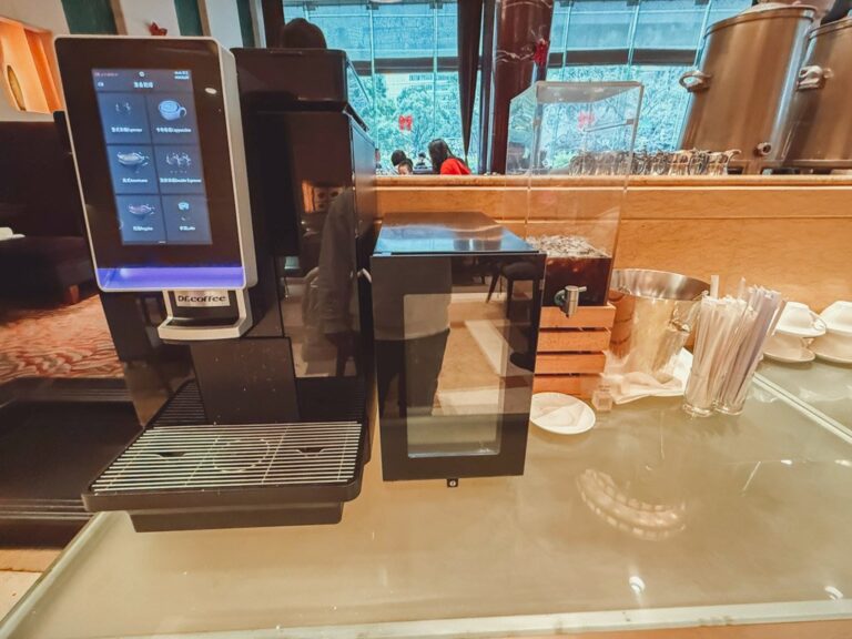ホンタホテル上海朝食会場のコーヒーマシン