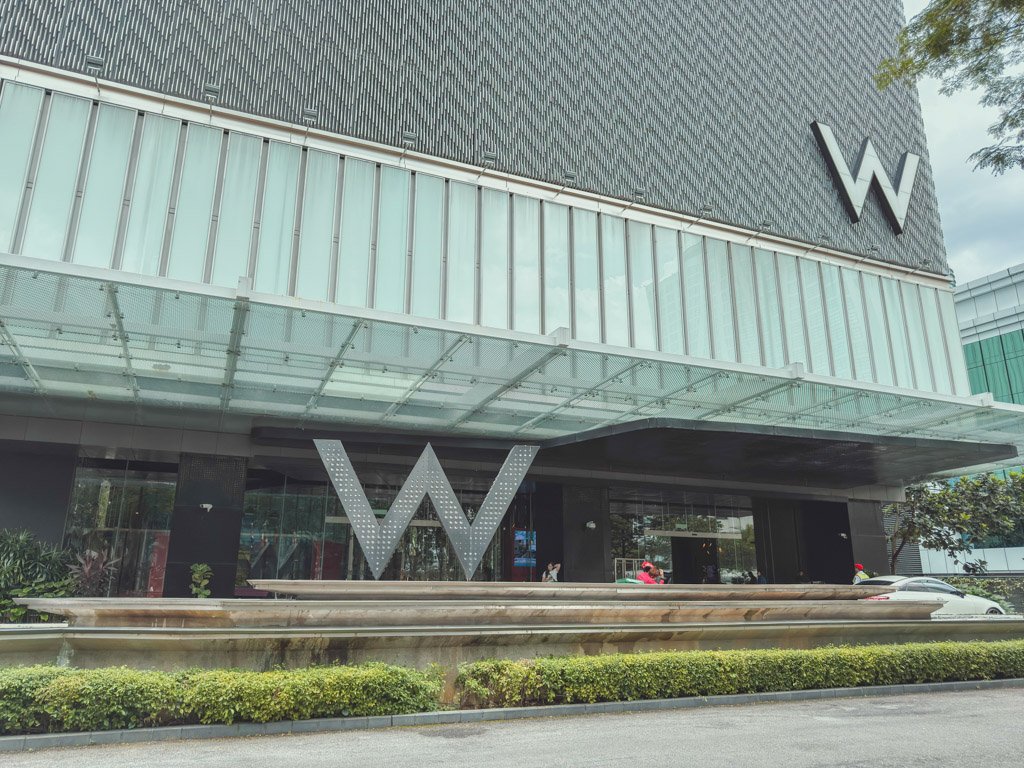 Wクアラルンプールのホテル外観