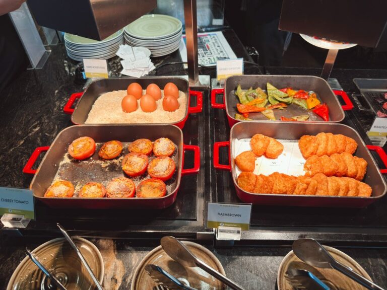 Wクアラルンプール朝食ビュッフェのフルーツ