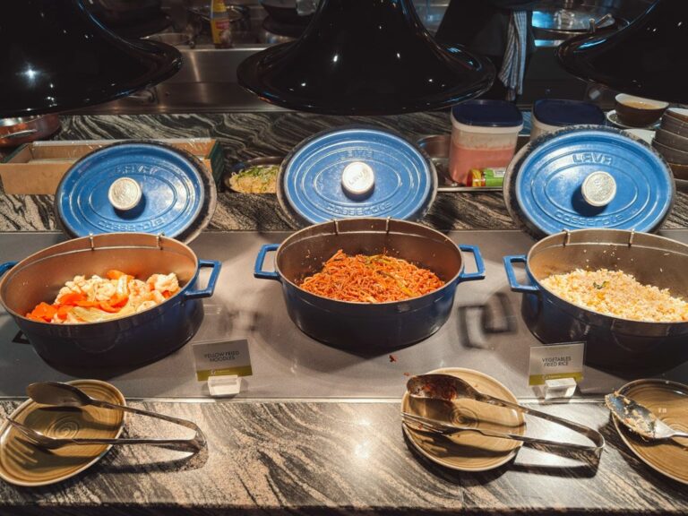Wクアラルンプール朝食ビュッフェの温菜料理