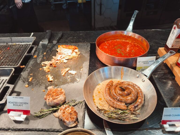 Wクアラルンプール朝食ビュッフェの炒め料理