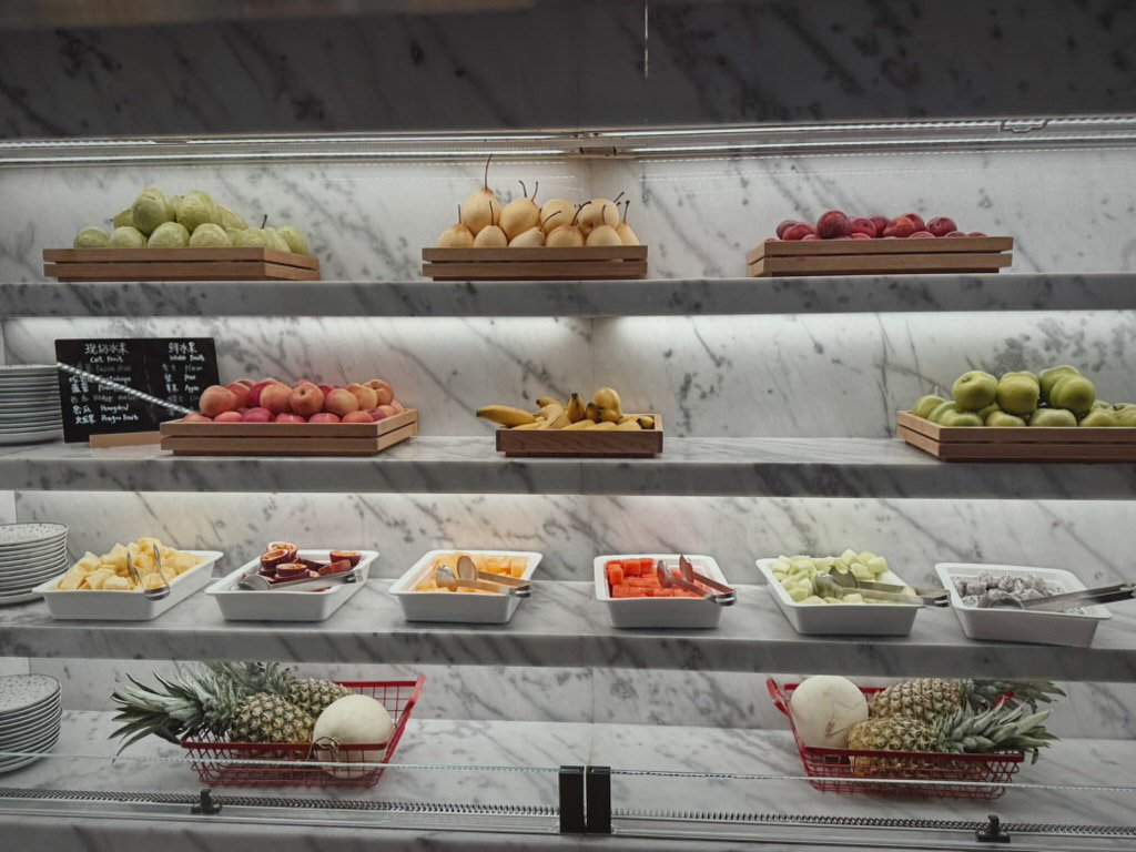 Wマカオ スタジオシティ レストラン津津の朝食フルーツ