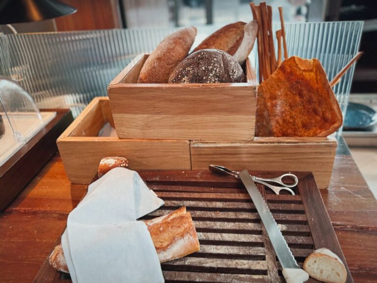 W上海外灘朝食ビュッフェのパンコーナー
