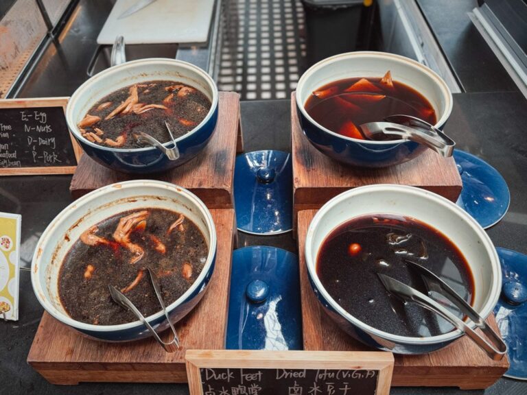 W上海外灘朝食ビュッフェの温かいデザートスープ