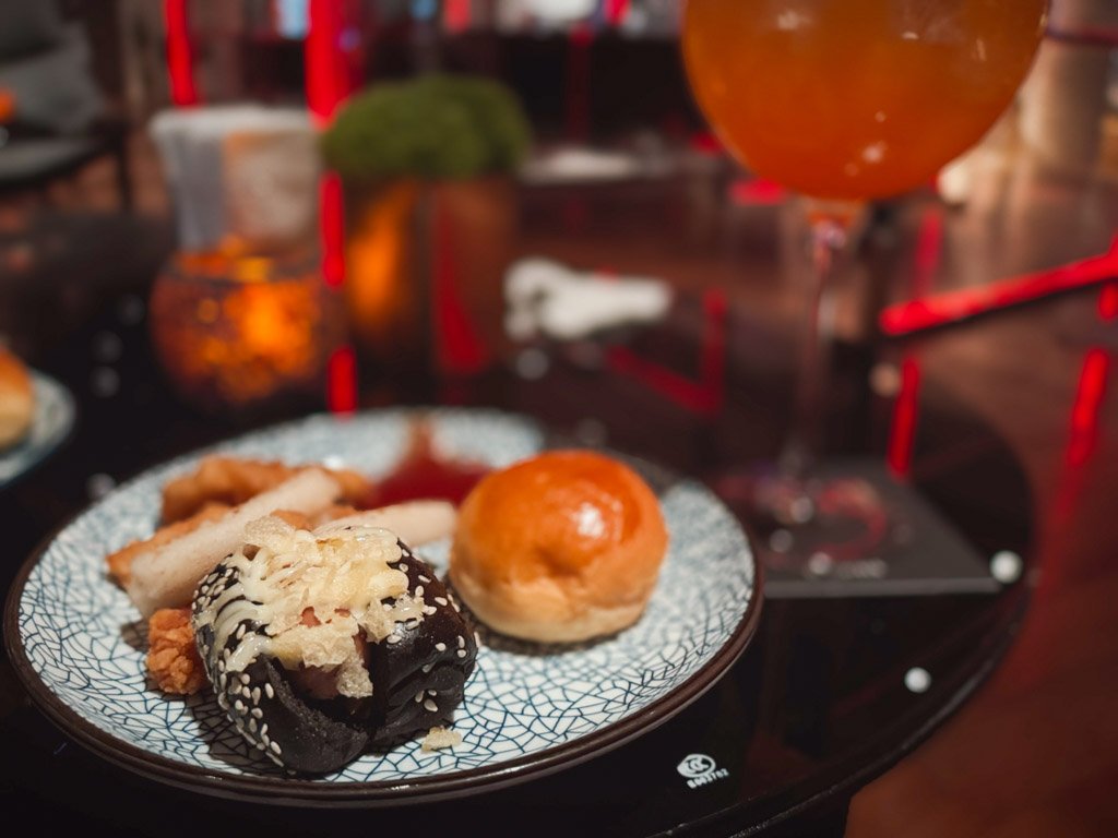 W上海ザ・バンドのカクテルタイムにいただいた軽食プレート