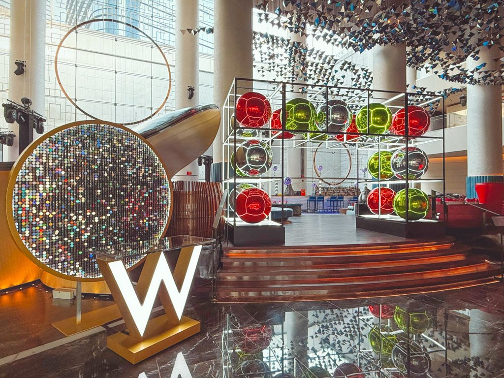 W蘇州のWオブジェとクリスマス装飾