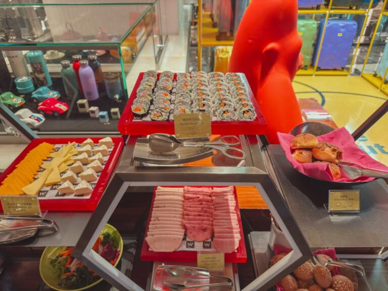 W蘇州ハッピーアワーのハムと軽食