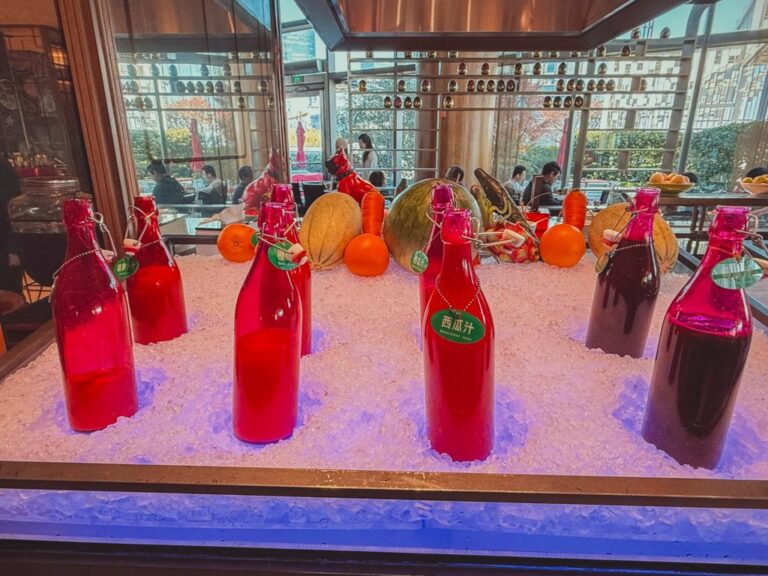 W蘇州朝食ビュッフェのカラフルなドリンク