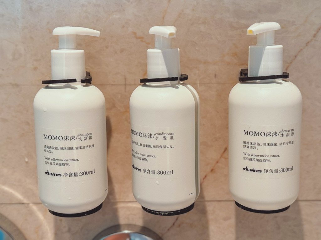 W蘇州バスルームのDavines MOMOシャンプー