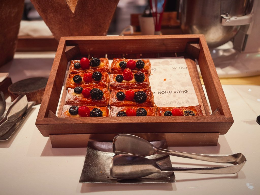W香港KITCHEN朝食ビュッフェのベリーデニッシュ