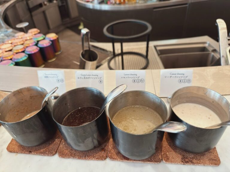 W大阪朝食ビュッフェのソースとドレッシング