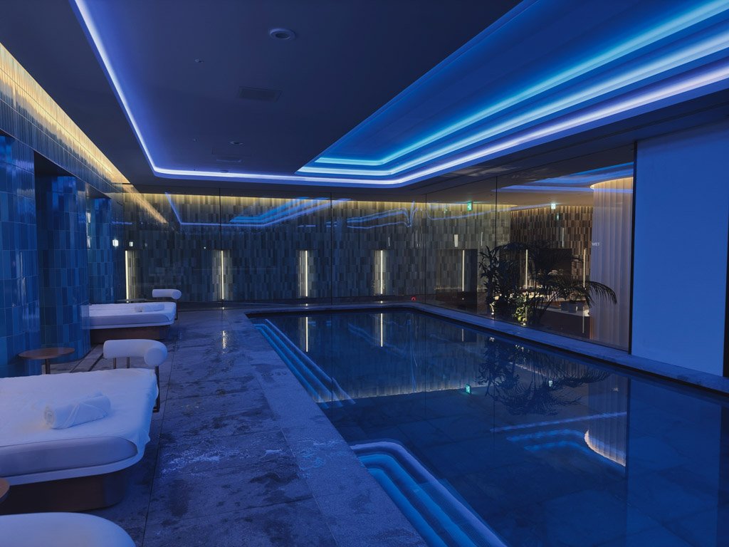 W大阪WETの屋内プール