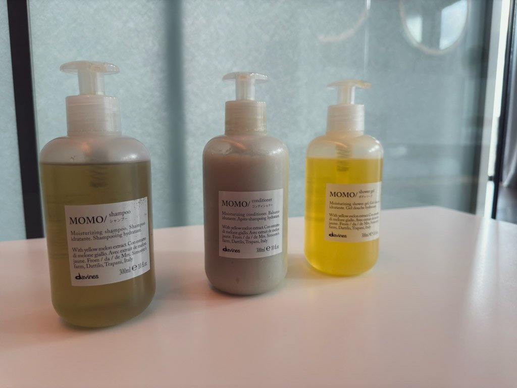 W大阪バスルームのDavinesバスアメニティ
