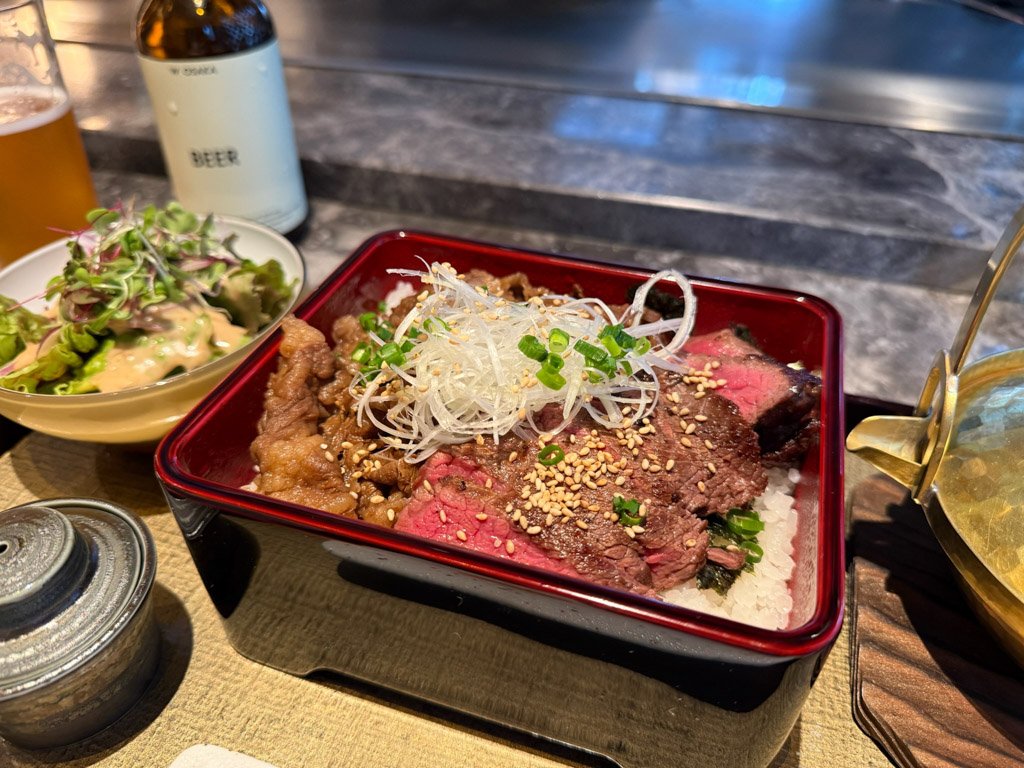 W大阪TEPPANYAKI MYDOの黒毛和牛ひつまぶし風セット