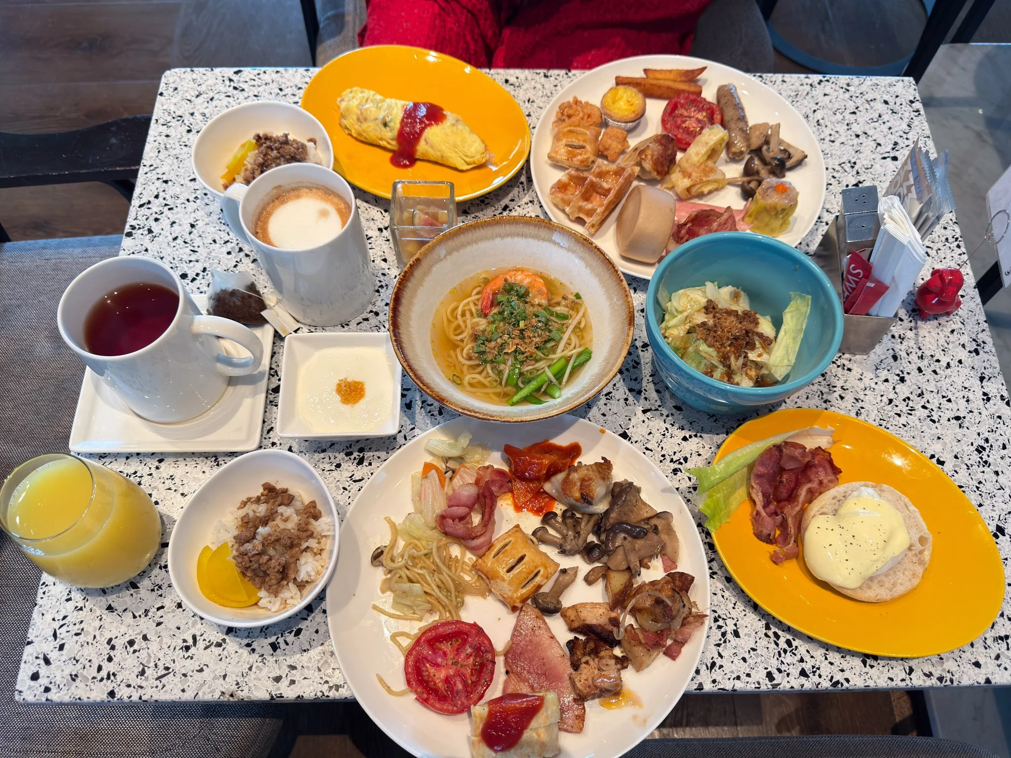 W台北朝食会場からつながるWOOBAR席