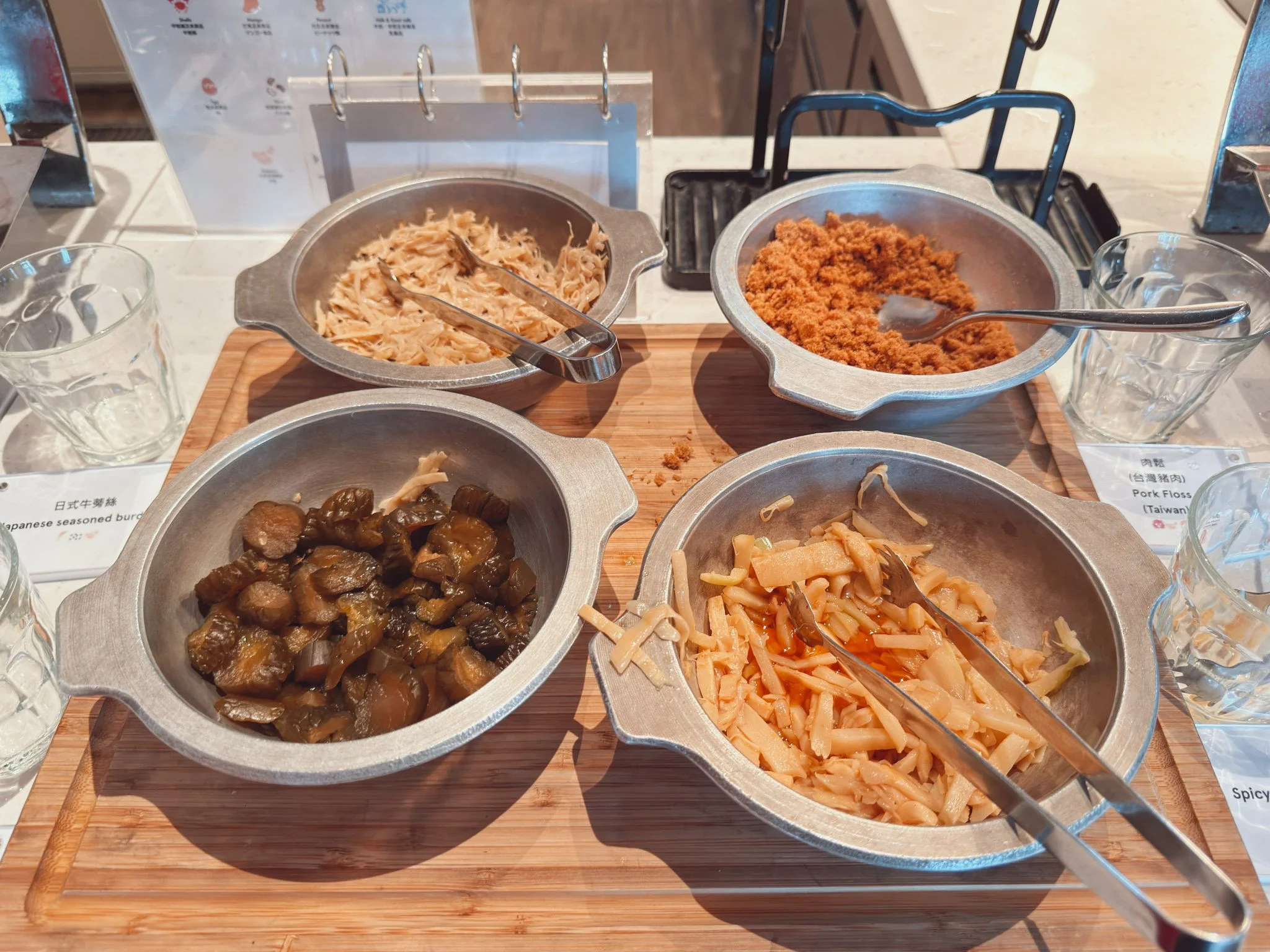 W台北朝食ビュッフェの温菜