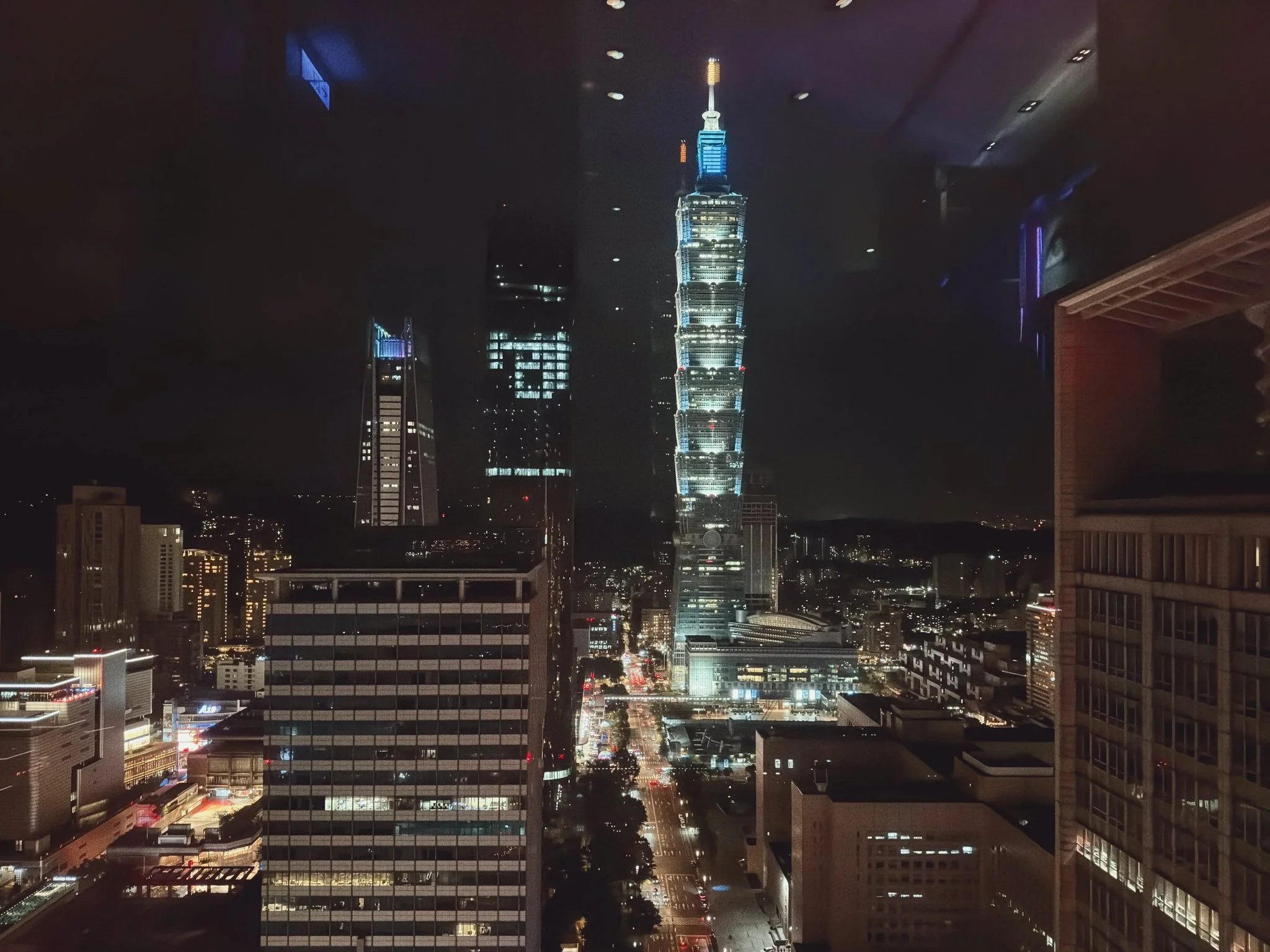 W台北YEN Barから見える台北101の夜景