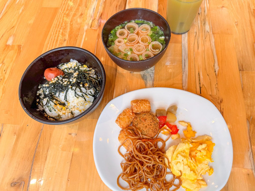 モクシー大阪新梅田の和洋朝食プレート