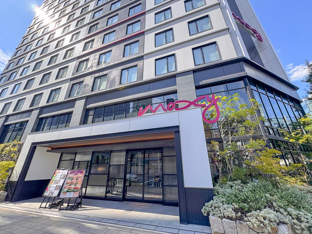 モクシー大阪新梅田の外観