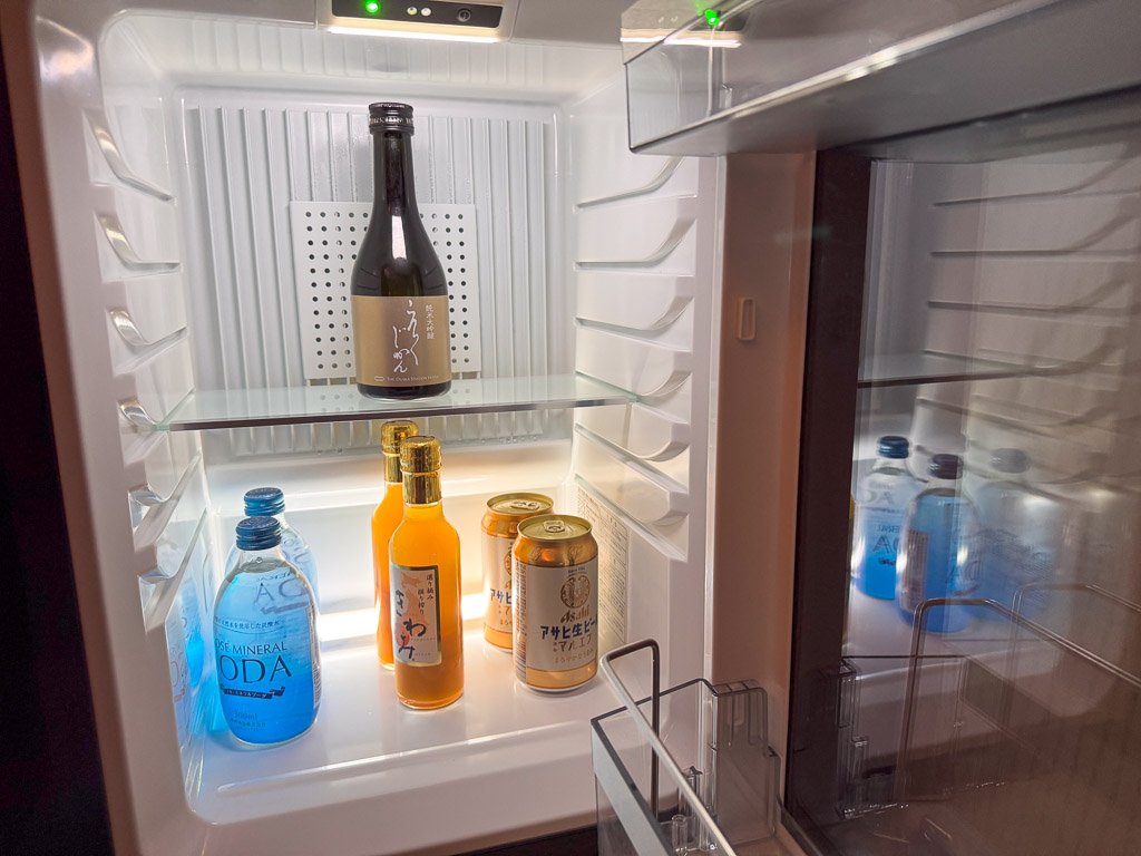 大阪ステーションホテル客室の無料ミニバー