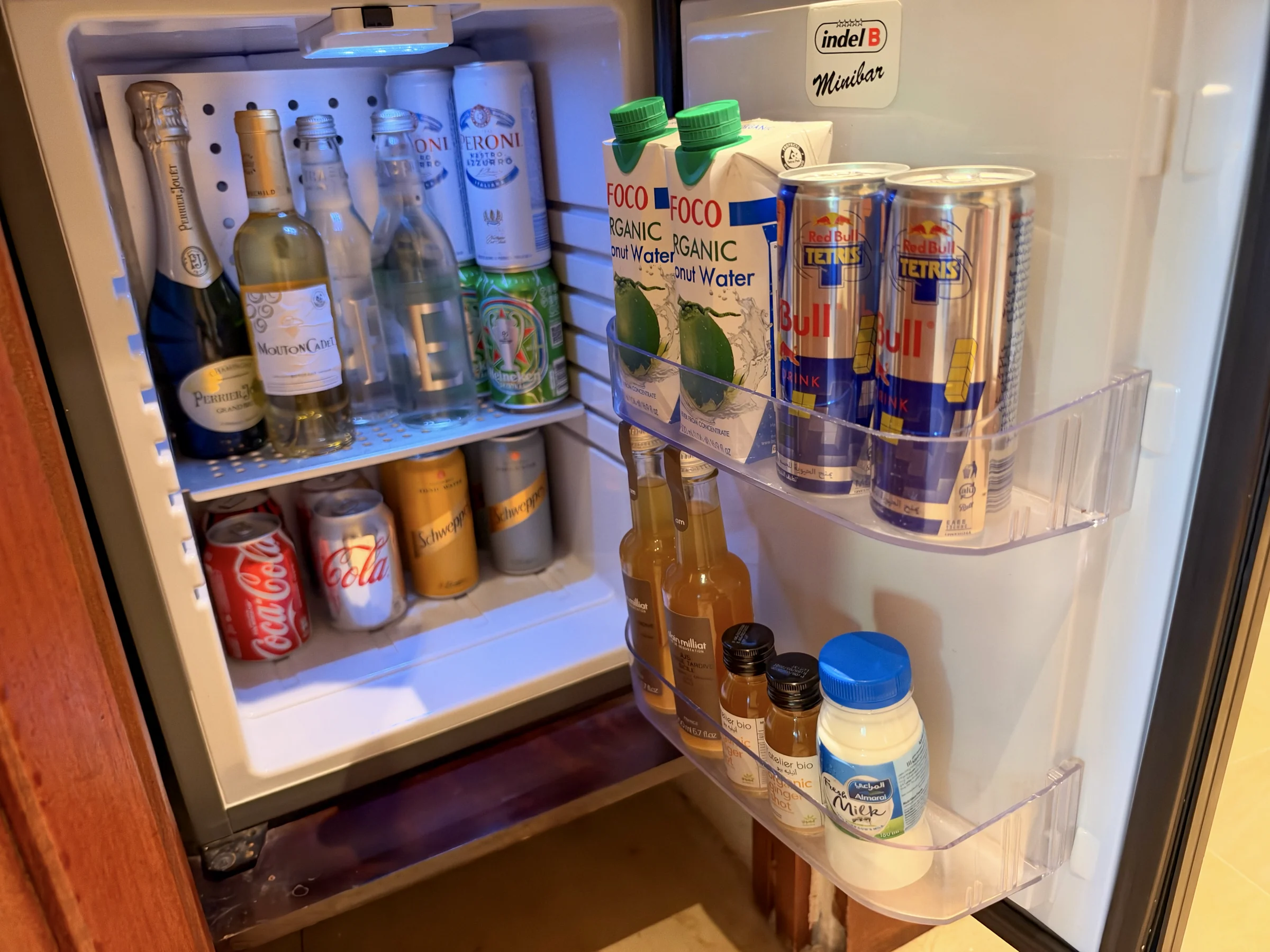 ミニバー。