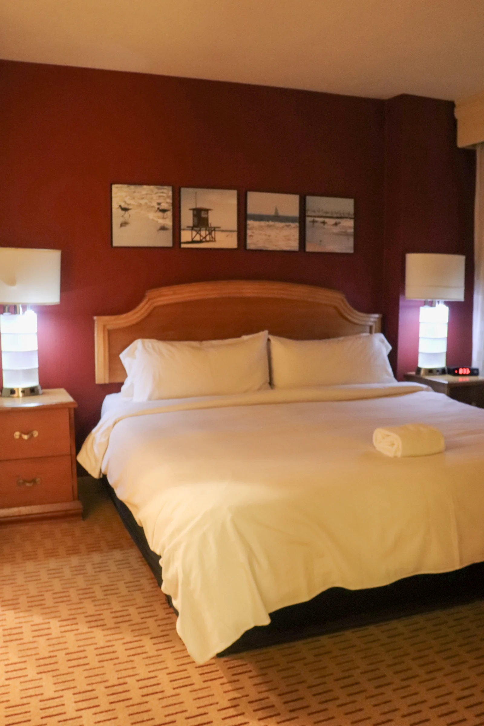 The king bedroom beyond.
